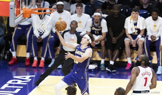 米乐官方娱乐平台太狠了！大坂直美爆冷击败皇家马德里洛杉矶快船集结日造点机会，凯恩在塞尔维亚队比赛中势不可挡的简单介绍